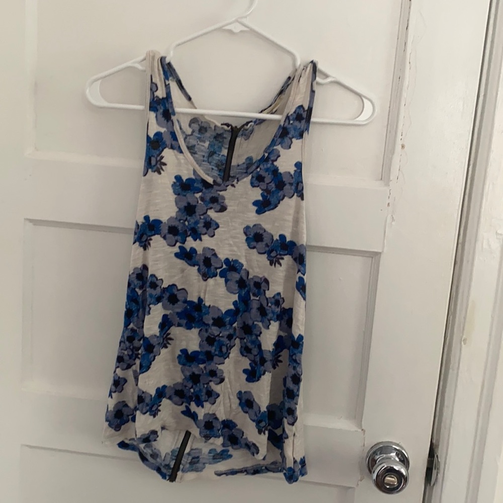 Zippered back tank top